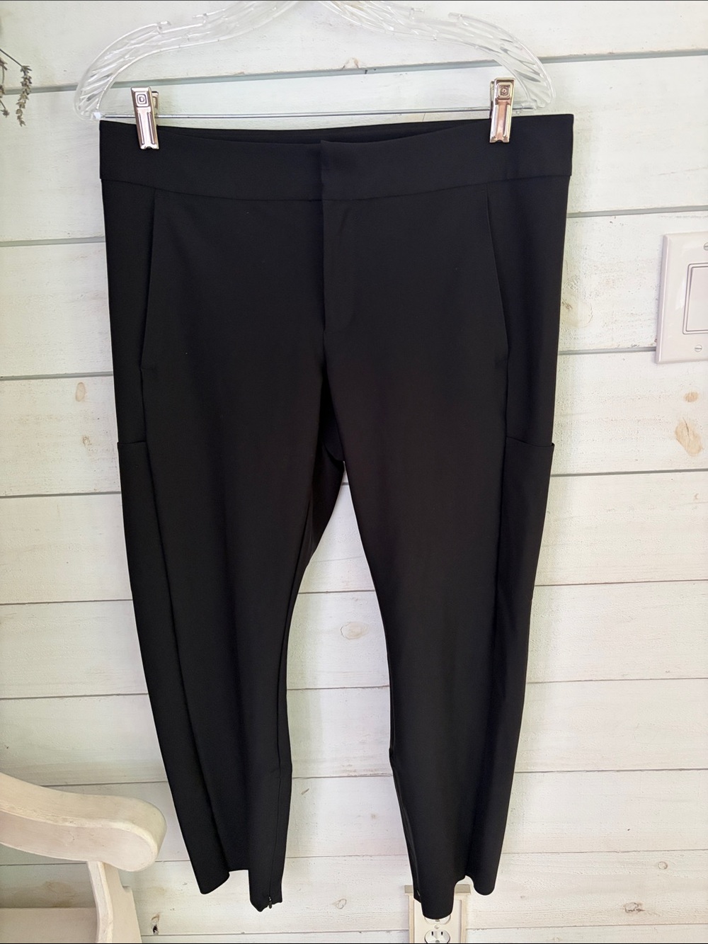 Athleta Black Stellar Crop Pant High Rise Zip Pockets Travel Work Wear size 12P